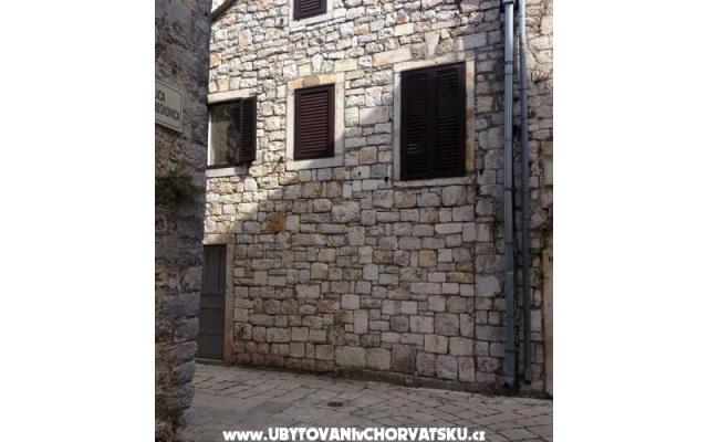 Kőházban – Szálláshely Hvar sziget Horvátország