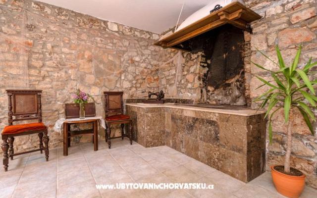 Mediteran – Szálláshely Hvar sziget Horvátország