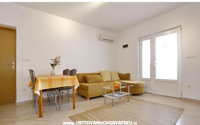 Apartmanok Leona – Szálláshely Karlobag Horvátország
