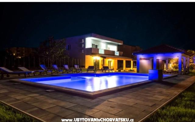 Villa Apartmanok Marko – Szálláshely Kastela Horvátország