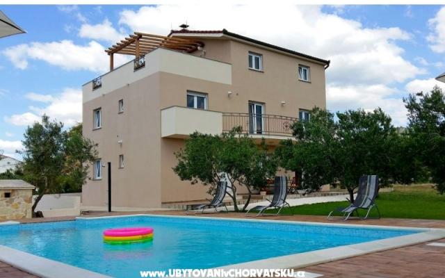 Apartmanok Šimetin – Szálláshely Kastela Horvátország