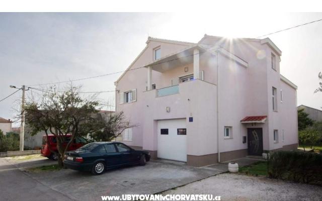 Apartmanok Tihana – Szálláshely Kastela Horvátország