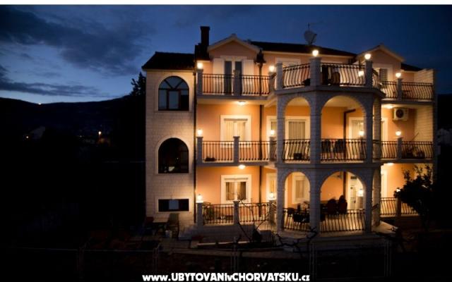 Villa Paradise  – Szálláshely Kastela Horvátország