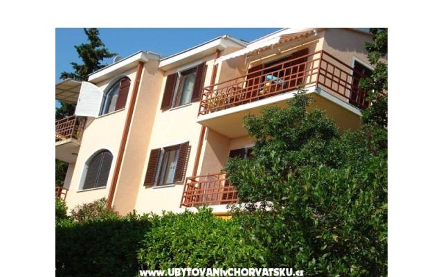 Apartmanok Karla  Njivice – Szálláshely Krk sziget Horvátország