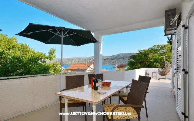 Apartman Lanterna – Szálláshely Marina - Trogir Horvátország