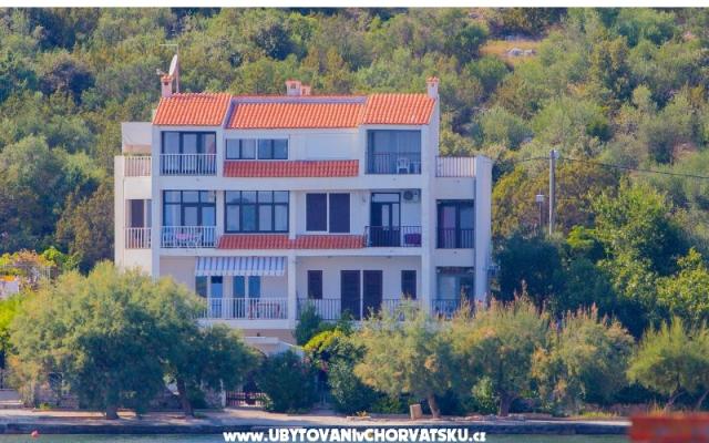Apartmanok Neves – Szálláshely Marina - Trogir Horvátország