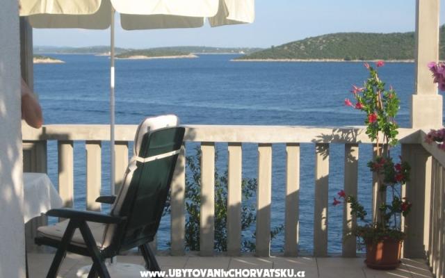 Apartmanok Punta  – Szálláshely Marina - Trogir Horvátország