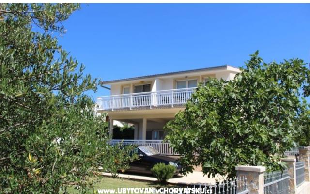 Apartmanok Vila  – Szálláshely Marina - Trogir Horvátország