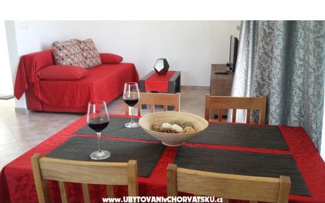 Apartmanok Sevid Nikša i Lucija – Szálláshely Marina - Trogir Horvátország