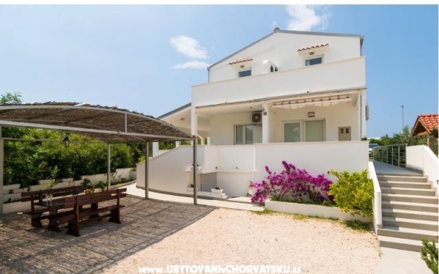 BayBeach Apartmanok Sevid – Szálláshely Marina - Trogir Horvátország