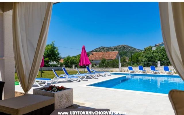 MiL Mare Holiday Apartman – Szálláshely Marina - Trogir Horvátország