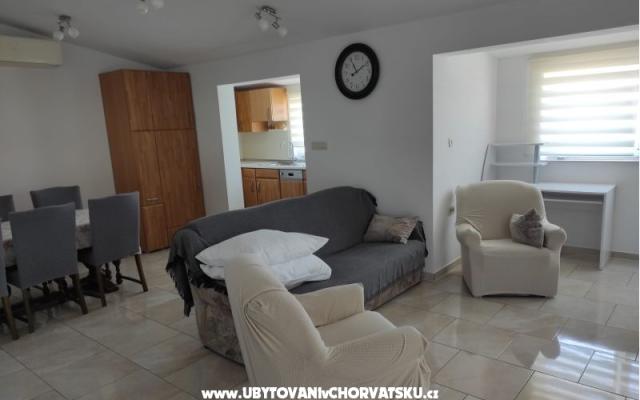 Apartman Perić – Szálláshely Omis Horvátország