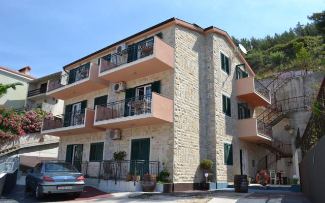 Apartmanok IBO – Szálláshely Omis Horvátország