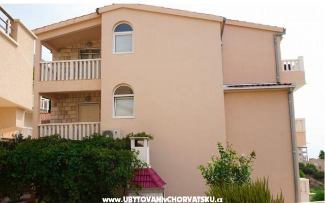 Apartmanok GOGI – Szálláshely Omis Horvátország