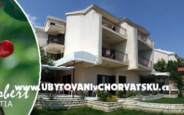 Apartmanok Edita &amp; Robert – Szálláshely Omis Horvátország