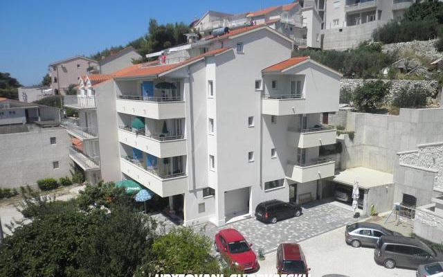 Apartmanok Rica – Szálláshely Omis Horvátország
