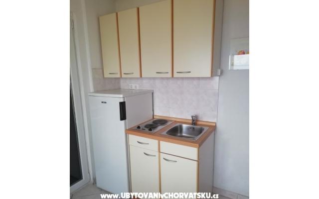 Apartmanok villa Jelena – Szálláshely Omis Horvátország