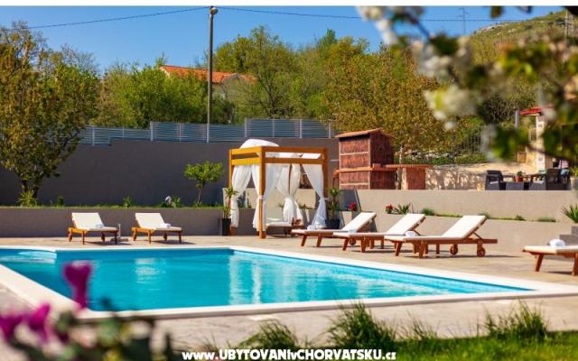 Villa Relax – Szálláshely Omis Horvátország