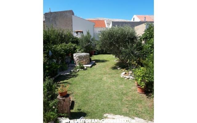 Apartmanok Center Pag – Szálláshely Pag sziget Horvátország