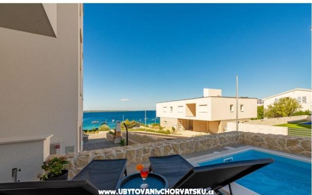 Dolphin view + pool by the beach – Szálláshely Pag sziget Horvátország