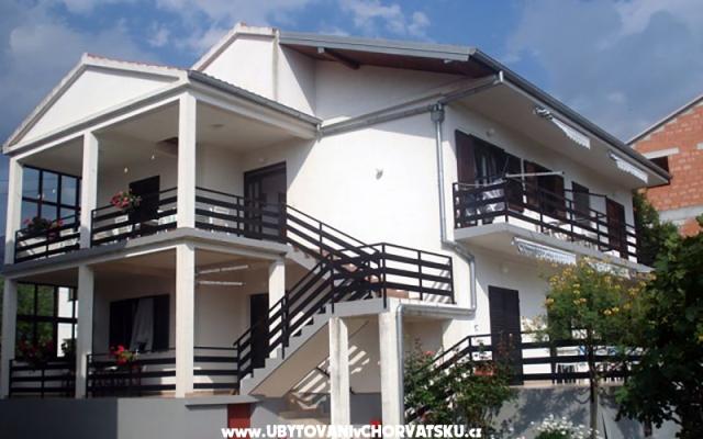 Apartmanok vesela – Szálláshely Starigrad Paklenica Horvátország