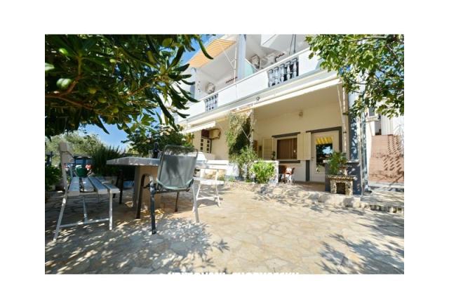 Aurora Apartmanok – Szálláshely Starigrad Paklenica Horvátország