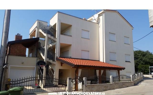 Apartmanok Barbara – Szálláshely Pakostane Horvátország
