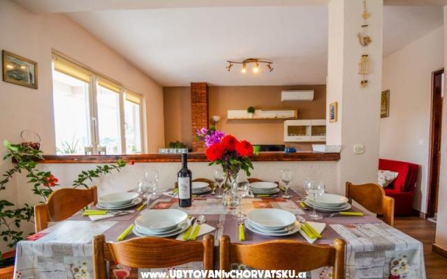 Apartmanok Bepo – Szálláshely Pakostane Horvátország