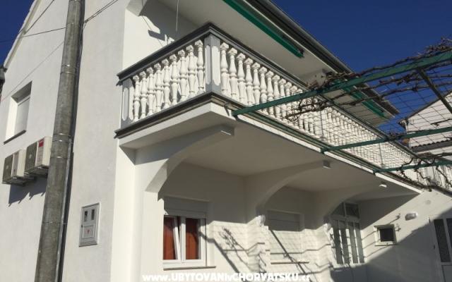 Apartmanok Ivan – Szálláshely Pakostane Horvátország