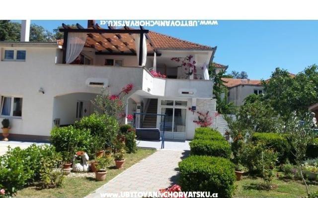 Apartmanok Lara – Szálláshely Pakostane Horvátország