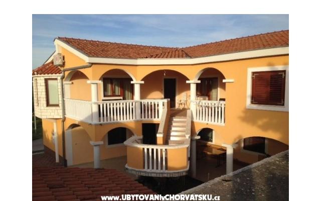 Apartmanok Petra – Szálláshely Pakostane Horvátország