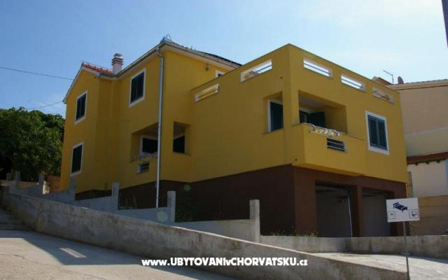 Villa Evelin – Szálláshely Pakostane Horvátország