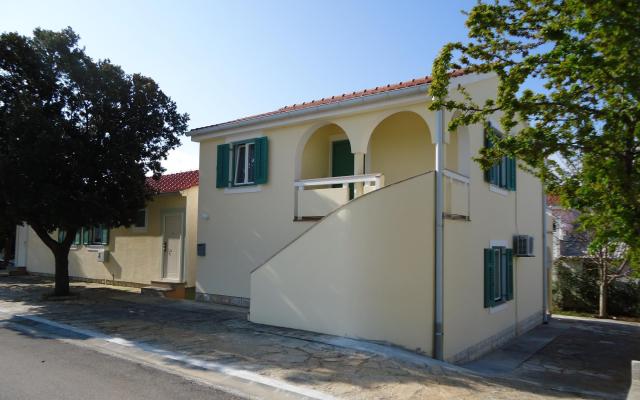 Apartmanok Villa  Antonija  – Szálláshely Petrcane Horvátország