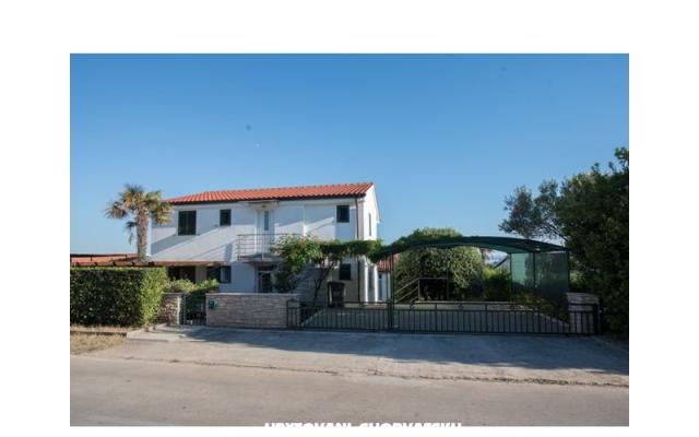 Apartmanok Bukvić – Szálláshely Petrcane Horvátország