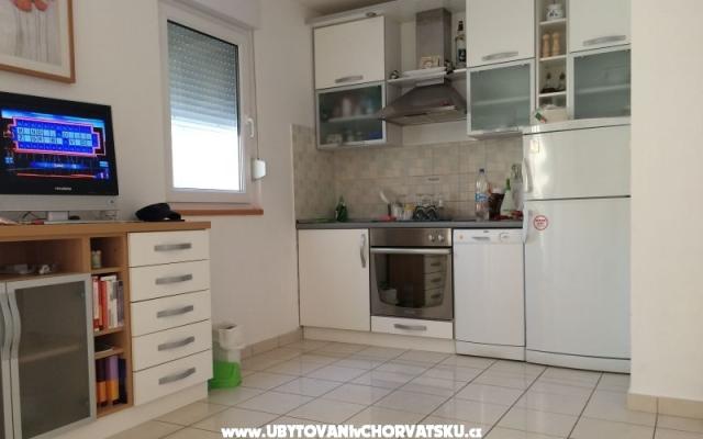 Dedic apartment***** – Szálláshely Petrcane Horvátország