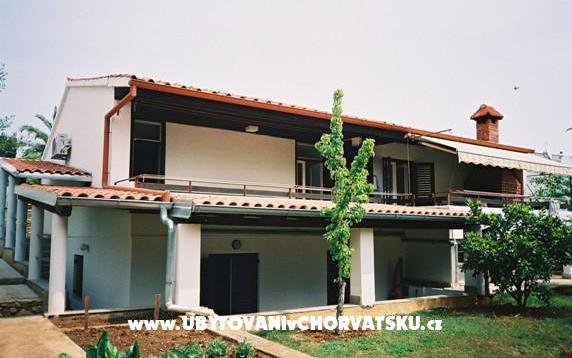Apartmanok Mandaric – Szálláshely Petrcane Horvátország