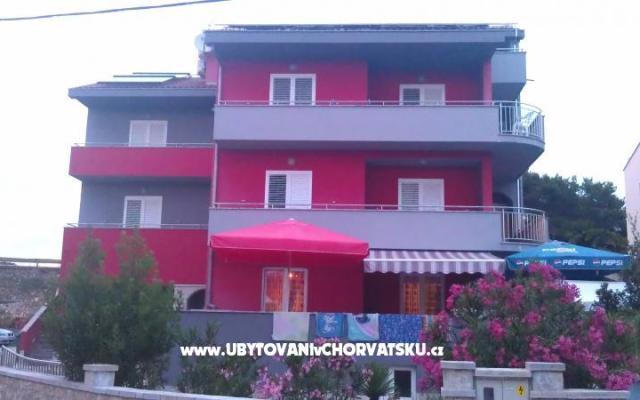 Apartmanok ROTO – Szálláshely Petrcane Horvátország