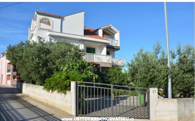 Apartmanok Biserka – Szálláshely Pirovac Horvátország