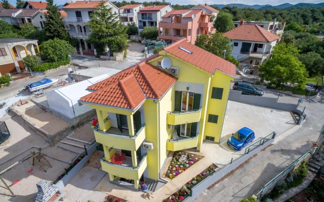 Villa Atlantida apartments – Szálláshely Pirovac Horvátország