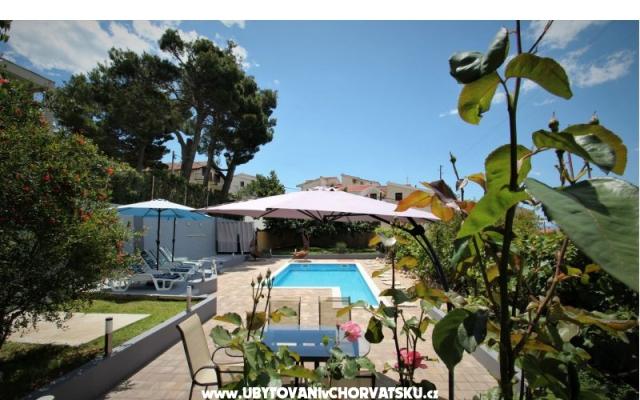 Wide Apartman with Pool  – Szálláshely Podstrana Horvátország