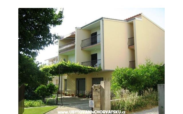 Villa with garden – Szálláshely Podstrana Horvátország