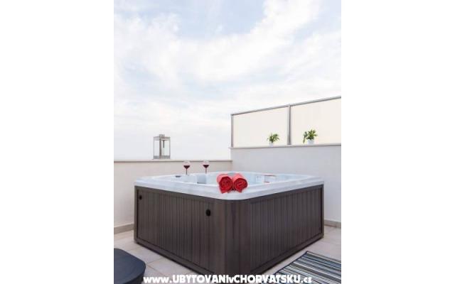Bubbles Luxury Penthouse with jacuz – Szálláshely Podstrana Horvátország