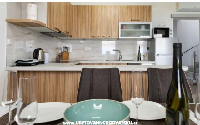 Crowonder Sun Garden – Szálláshely Primosten Horvátország