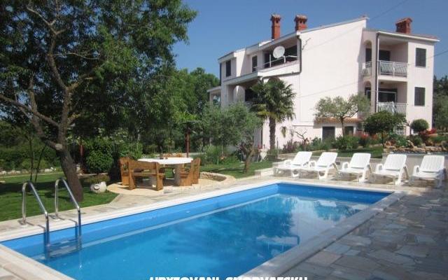 Apartman pool Slivar – Szálláshely Pula Horvátország