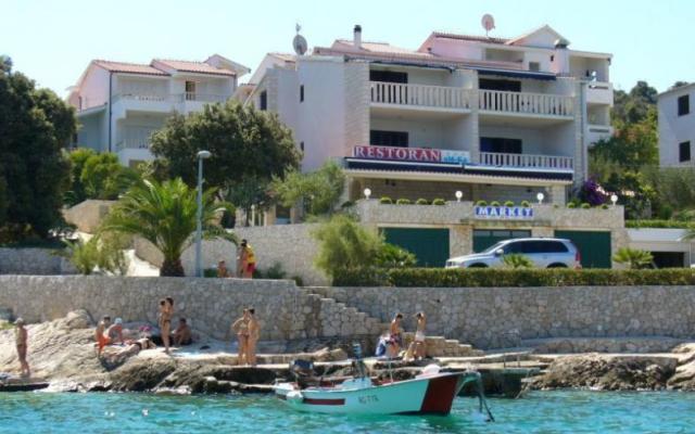 Aparthotel eM-Ka – Szálláshely Rogoznica Horvátország