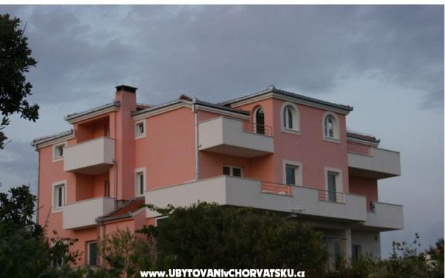 Apartmanok  Villa Rosina  – Szálláshely Rogoznica Horvátország