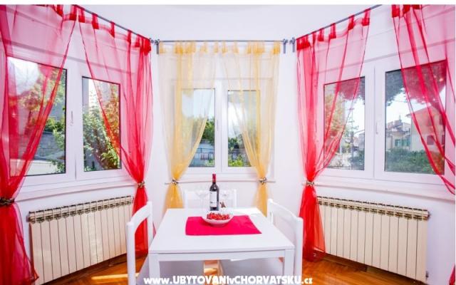 Apartmanok Villa Lole – Szálláshely Split Horvátország