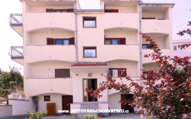 Tomo Božinović- Apartmanok – Szálláshely Split Horvátország