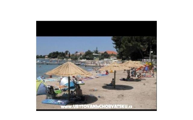 Apartman a strandon Lola – Szálláshely Sukosan Horvátország