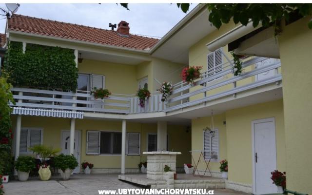 Apartmanok Mladenka – Szálláshely Sukosan Horvátország